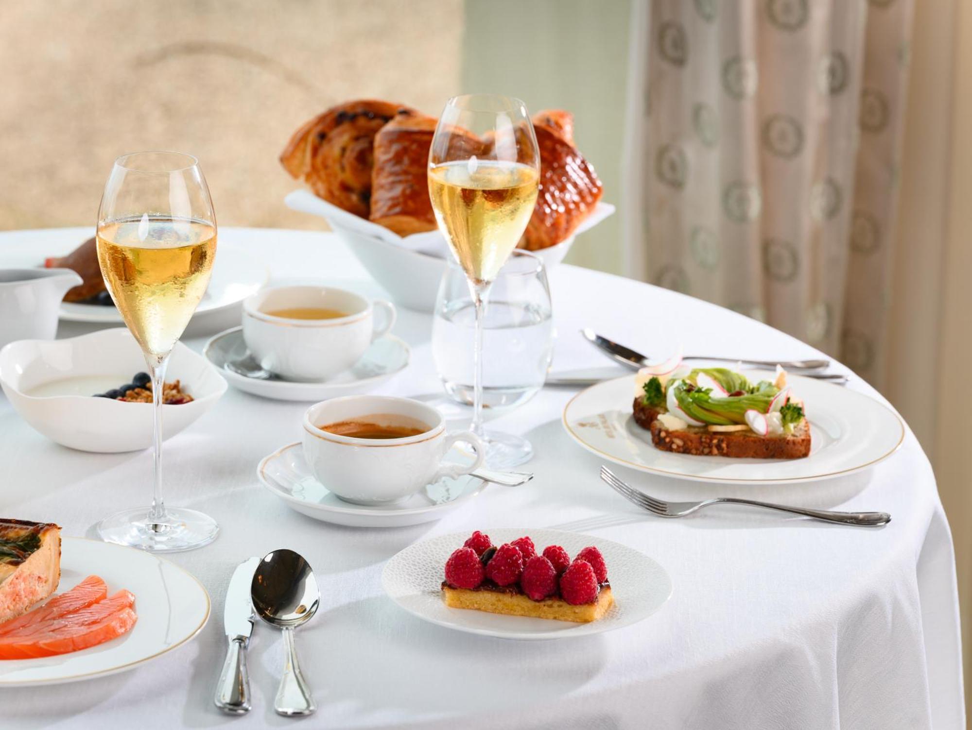 Hotel Du Palais Biarritz, In The Unbound Collection By Hyatt Bagian luar foto